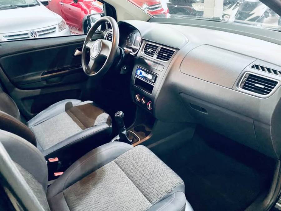 VOLKSWAGEN - FOX - 2012/2013 - Preta - R$ 34.990,00