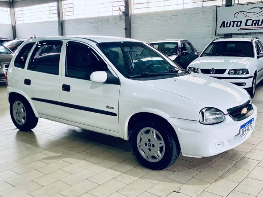 CHEVROLET - CORSA - 1996/1996 - Branca - R$ 13.500,00