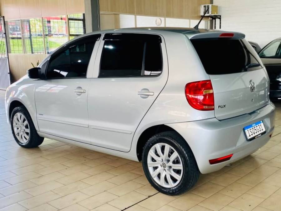 VOLKSWAGEN - FOX - 2012/2012 - Prata - R$ 34.990,00