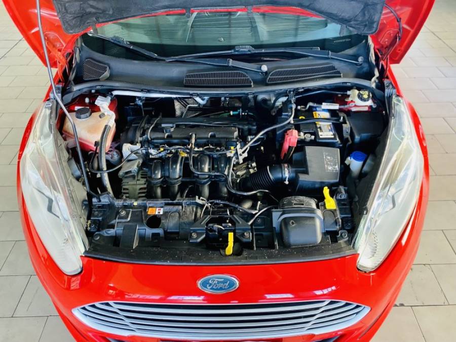 FORD - FIESTA - 2013/2014 - Vermelha - R$ 42.990,00