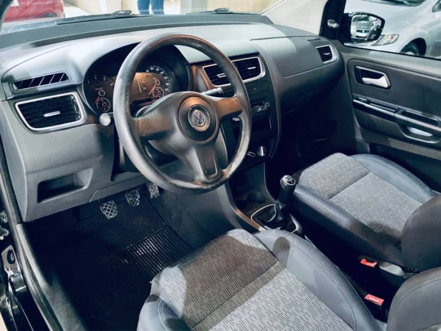 VOLKSWAGEN - FOX - 2012/2013 - Preta - R$ 34.990,00