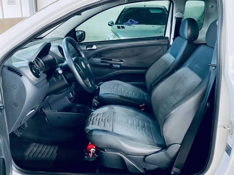 VOLKSWAGEN - SAVEIRO - 2011/2012 - Branca - R$ 49.990,00