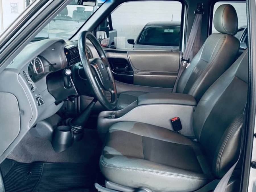 FORD - RANGER - 2007/2008 - Prata - R$ 78.990,00