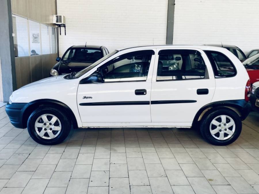 CHEVROLET - CORSA - 1997/1997 - Branca - R$ 12.990,00