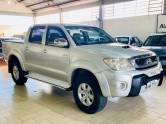 TOYOTA - HILUX - 2011/2011 - Prata - R$ 119.990,00
