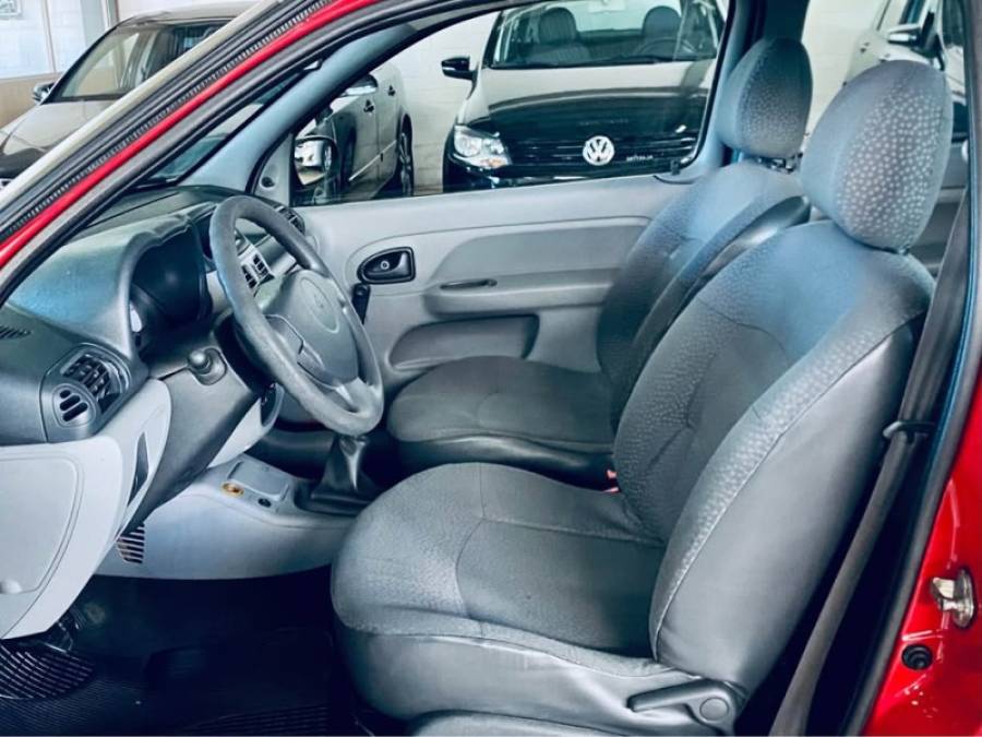 RENAULT - CLIO - 2009/2010 - Vermelha - R$ 18.990,00