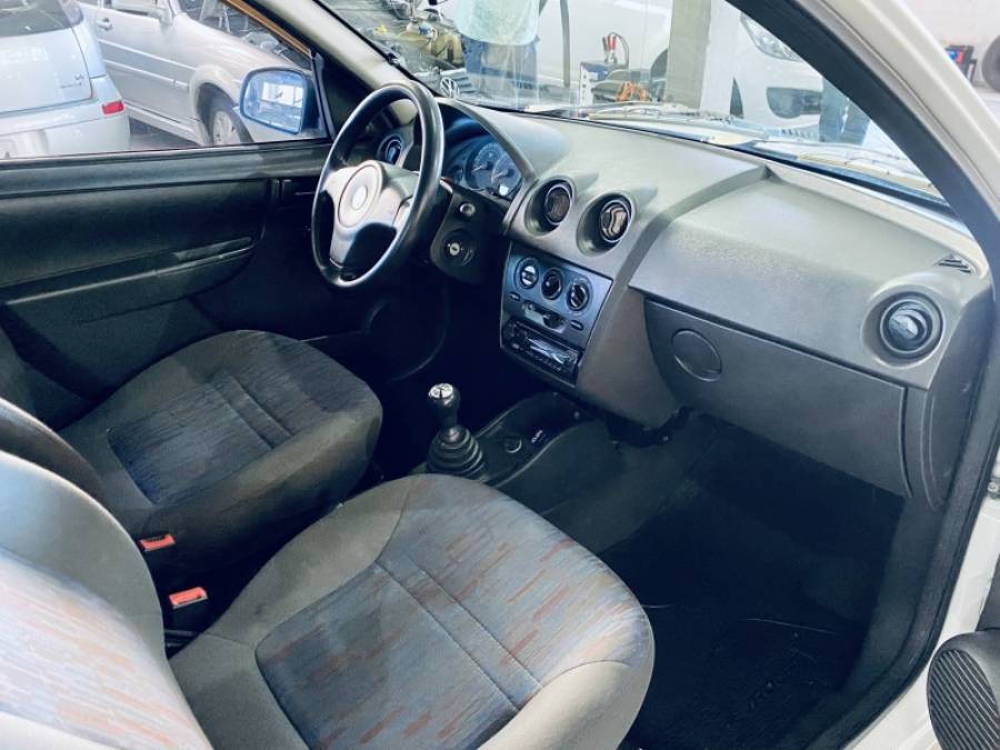 CHEVROLET - CELTA - 2011/2011 - Branca - R$ 25.990,00