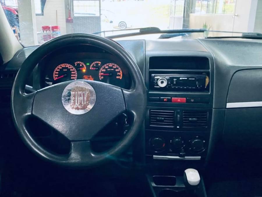 FIAT - PALIO - 2004/2004 - Preta - R$ 19.999,00