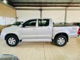 TOYOTA - HILUX - 2011/2011 - Prata - R$ 119.990,00