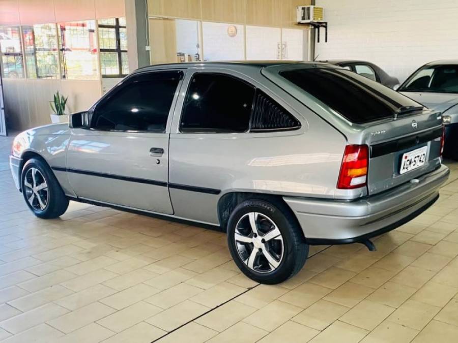 CHEVROLET - KADETT - 1997/1997 - Cinza - R$ 10.990,00