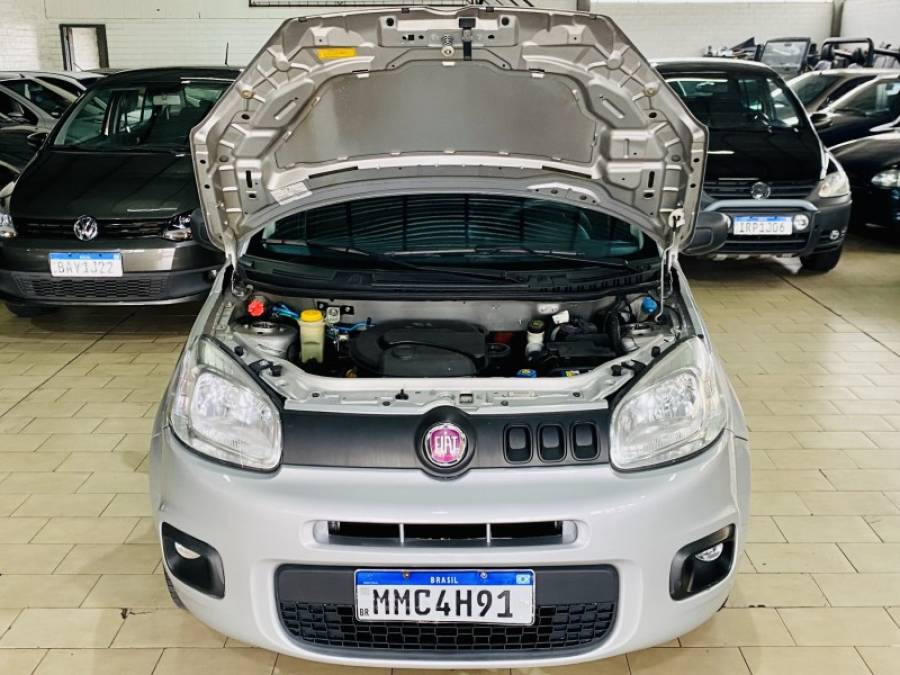 FIAT - UNO - 2014/2015 - Prata - R$ 35.990,00