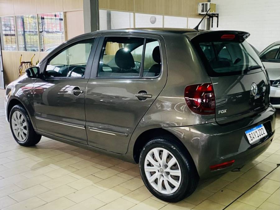 VOLKSWAGEN - FOX - 2010/2010 - Cinza - R$ 33.990,00