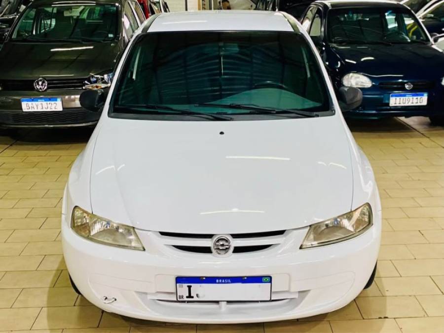 CHEVROLET - CELTA - 2001/2002 - Branca - R$ 14.990,00