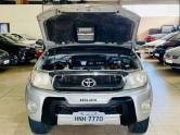 TOYOTA - HILUX - 2011/2011 - Prata - R$ 119.990,00