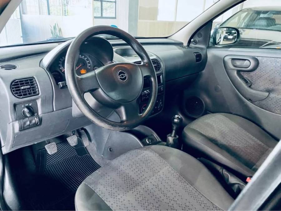 CHEVROLET - CORSA - 2010/2011 - Preta - R$ 28.990,00