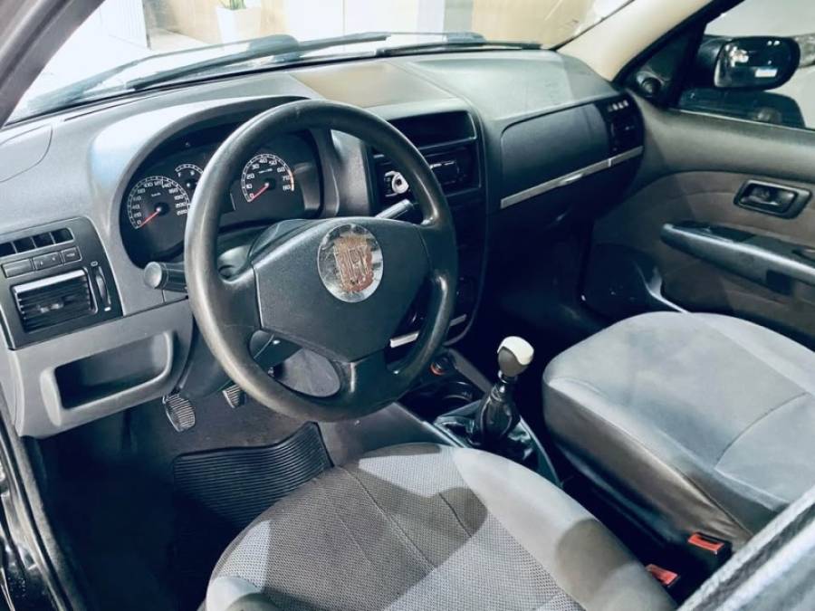 FIAT - PALIO - 2004/2004 - Preta - R$ 19.999,00