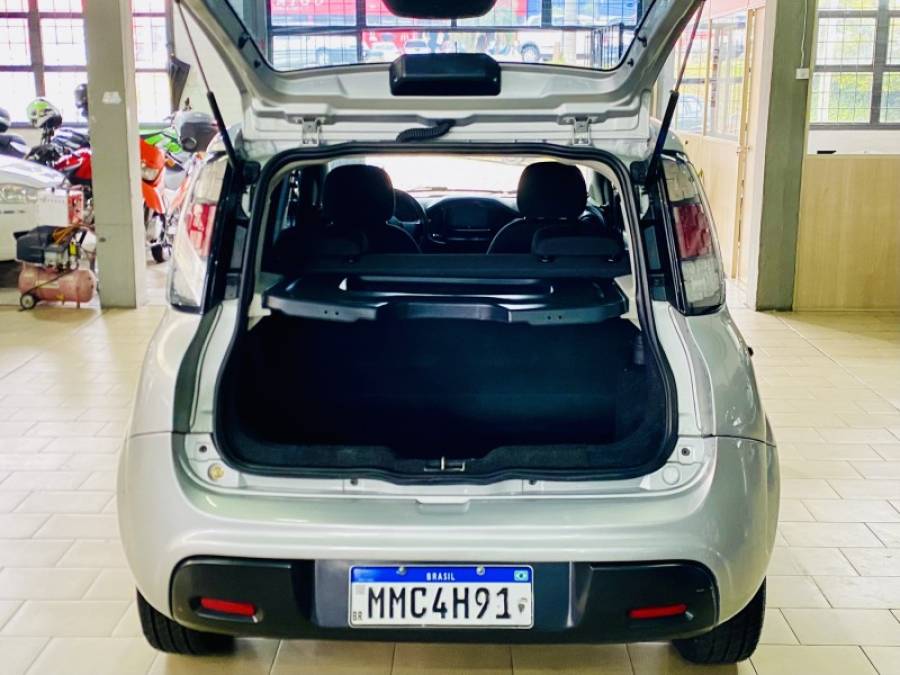 FIAT - UNO - 2014/2015 - Prata - R$ 35.990,00