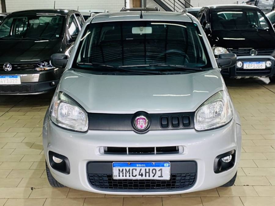 FIAT - UNO - 2014/2015 - Prata - R$ 35.990,00