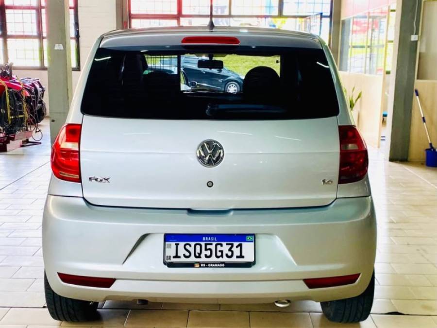VOLKSWAGEN - FOX - 2012/2012 - Prata - R$ 34.990,00