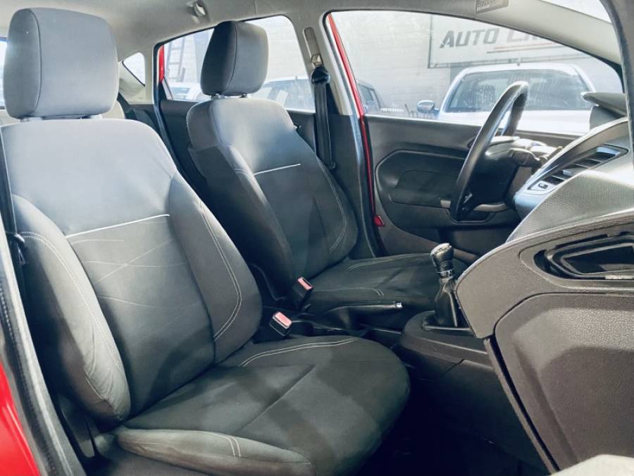 FORD - FIESTA - 2013/2014 - Vermelha - R$ 42.990,00