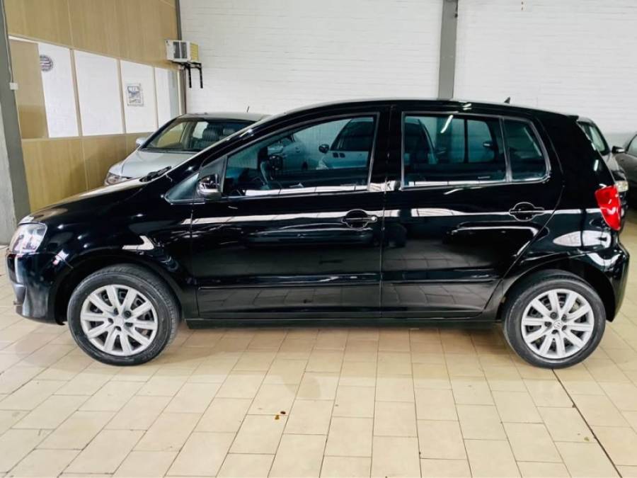 VOLKSWAGEN - FOX - 2012/2013 - Preta - R$ 34.990,00