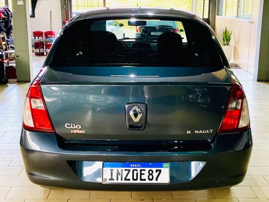 RENAULT - CLIO - 2005/2006 - Cinza - R$ 18.990,00