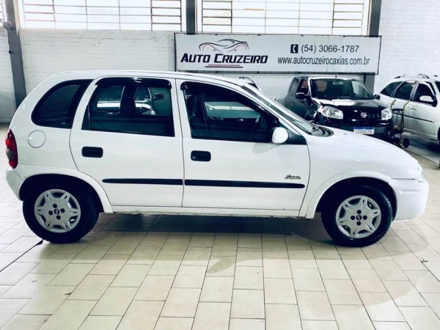 CHEVROLET - CORSA - 1996/1996 - Branca - R$ 13.500,00