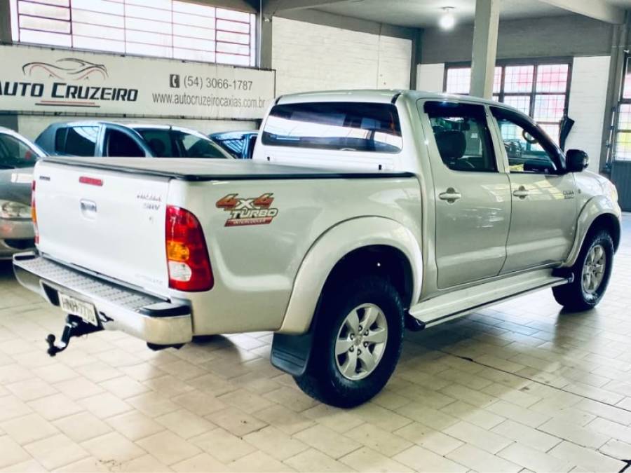 TOYOTA - HILUX - 2011/2011 - Prata - R$ 119.990,00