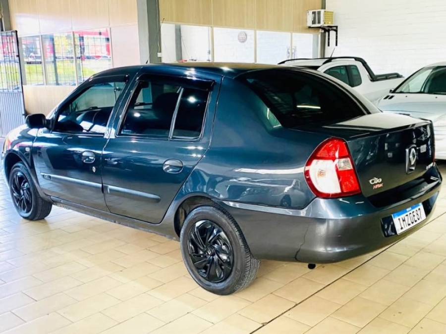 RENAULT - CLIO - 2005/2006 - Cinza - R$ 18.990,00