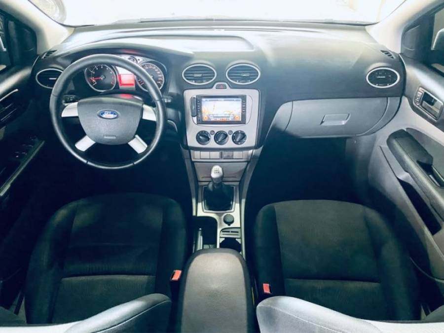 FORD - FOCUS - 2013/2013 - Prata - R$ 41.990,00