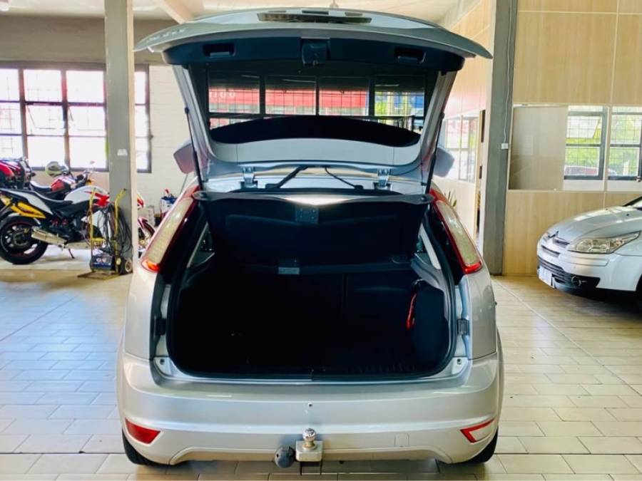 FORD - FOCUS - 2013/2013 - Prata - R$ 41.990,00