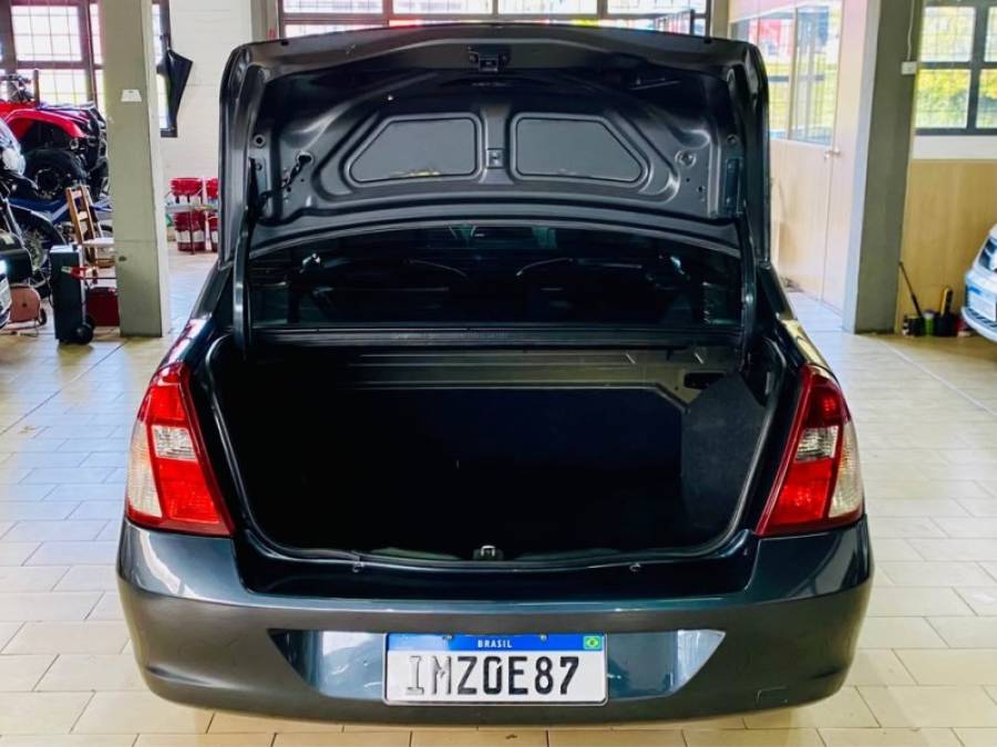 RENAULT - CLIO - 2005/2006 - Cinza - R$ 18.990,00