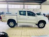 TOYOTA - HILUX - 2011/2011 - Prata - R$ 119.990,00