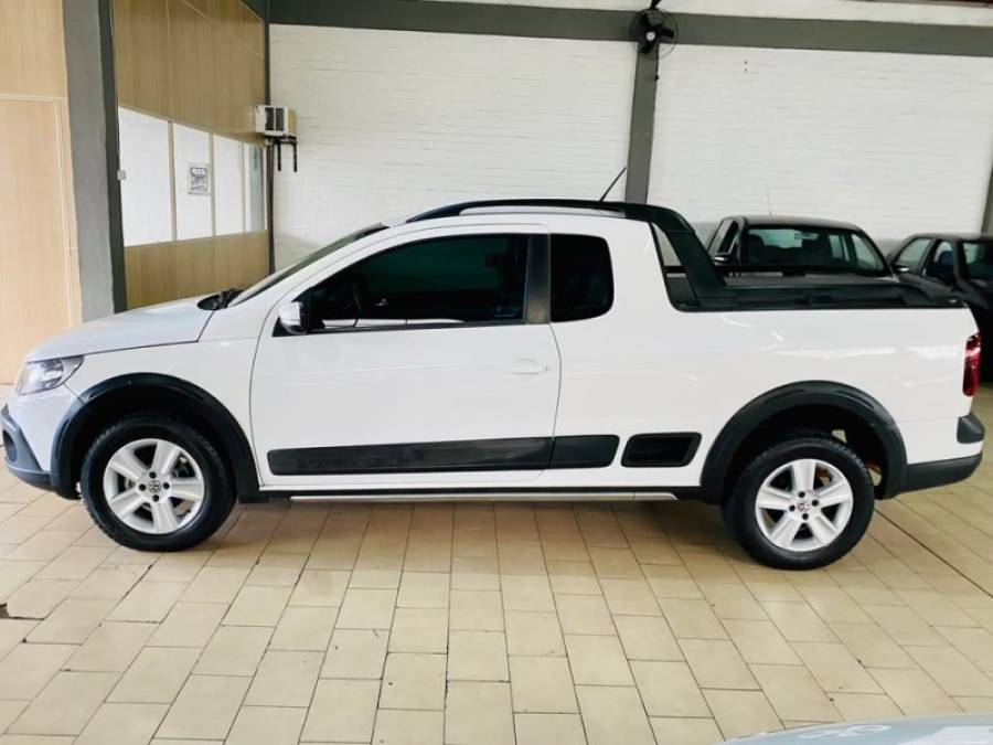 VOLKSWAGEN - SAVEIRO - 2011/2012 - Branca - R$ 49.990,00