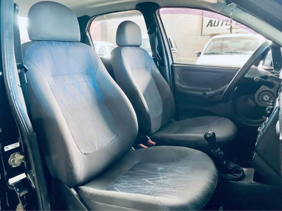 CHEVROLET - CELTA - 2004/2004 - Preta - R$ 18.990,00