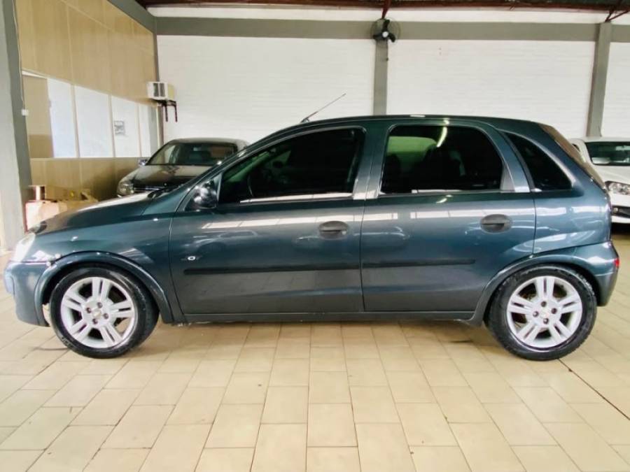 CHEVROLET - CORSA - 2008/2009 - Cinza - R$ 22.990,00