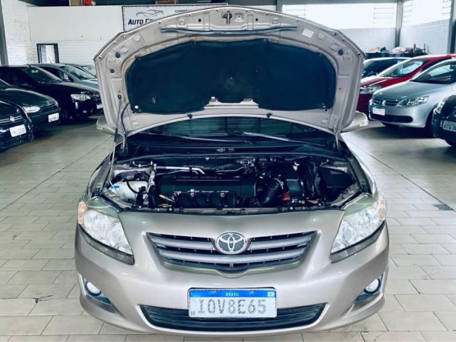 TOYOTA - COROLLA - 2008/2009 - Dourada - R$ 52.990,00