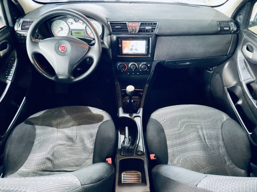 FIAT - STILO - 2010/2011 - Preta - R$ 26.990,00