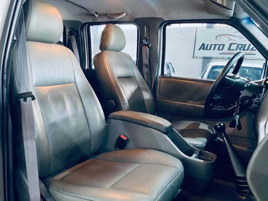 FORD - RANGER - 2007/2008 - Prata - R$ 78.990,00