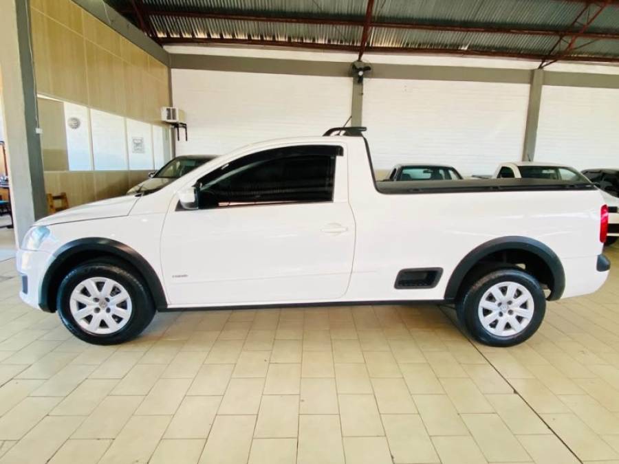 VOLKSWAGEN - SAVEIRO - 2014/2014 - Branca - R$ 47.990,00