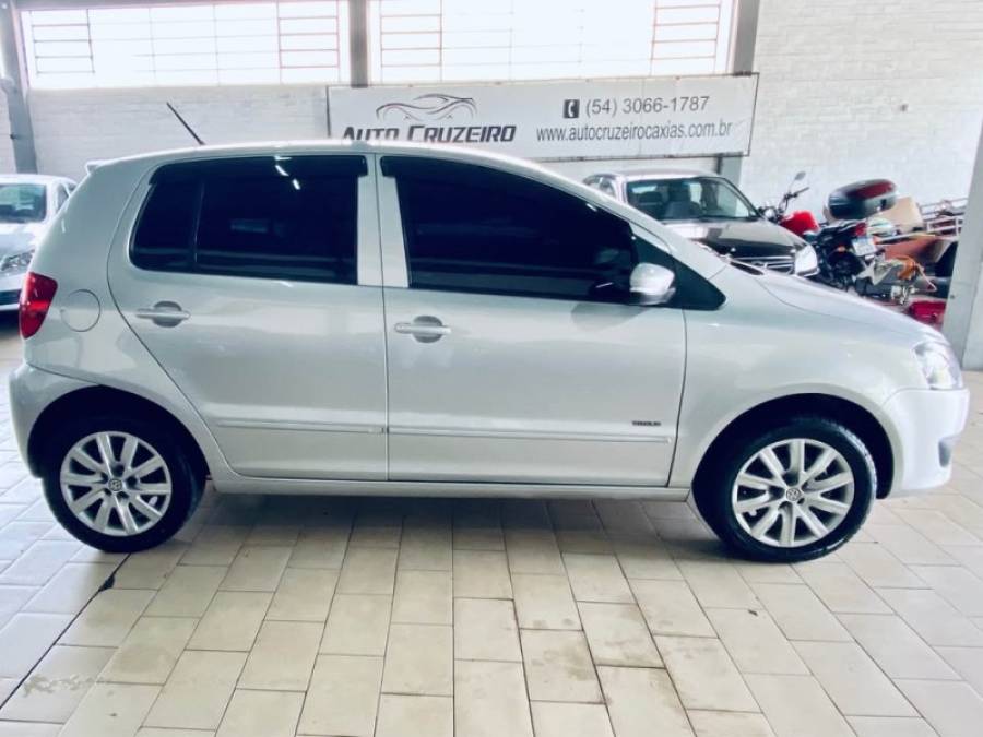 VOLKSWAGEN - FOX - 2012/2012 - Prata - R$ 34.990,00