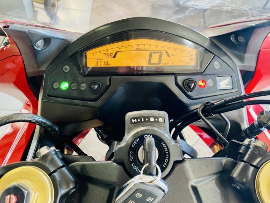 HONDA - CBR 600F - 2013/2013 - Branca - R$ 38.990,00