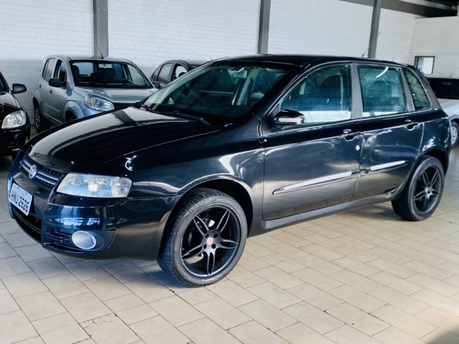 FIAT - STILO - 2010/2011 - Preta - R$ 26.990,00