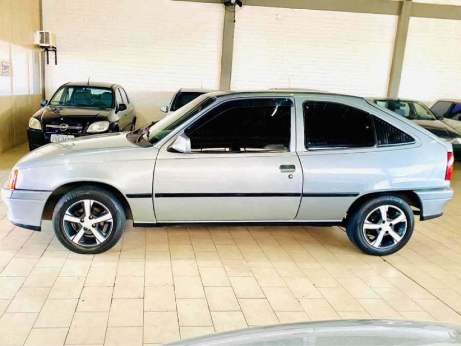 CHEVROLET - KADETT - 1997/1997 - Cinza - R$ 10.990,00