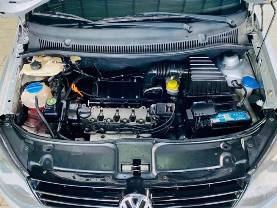 VOLKSWAGEN - FOX - 2012/2012 - Prata - R$ 34.990,00