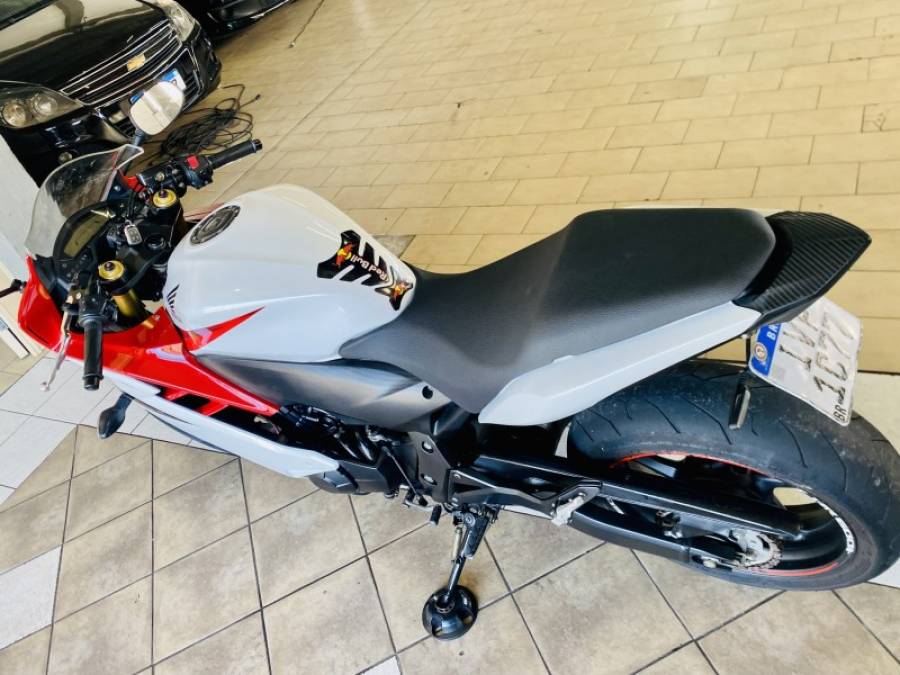 HONDA - CBR 600F - 2013/2013 - Branca - R$ 38.990,00
