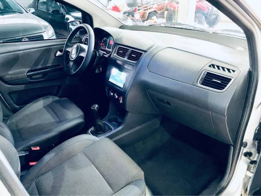 VOLKSWAGEN - FOX - 2012/2012 - Prata - R$ 34.990,00