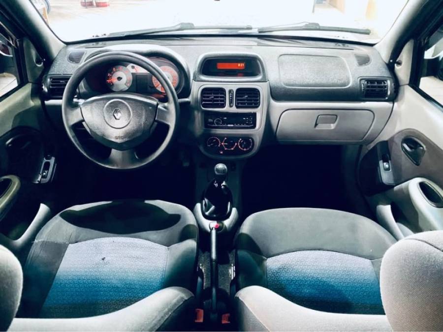 RENAULT - CLIO - 2005/2006 - Cinza - R$ 18.990,00