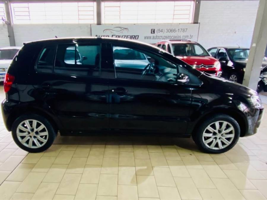 VOLKSWAGEN - FOX - 2012/2013 - Preta - R$ 34.990,00