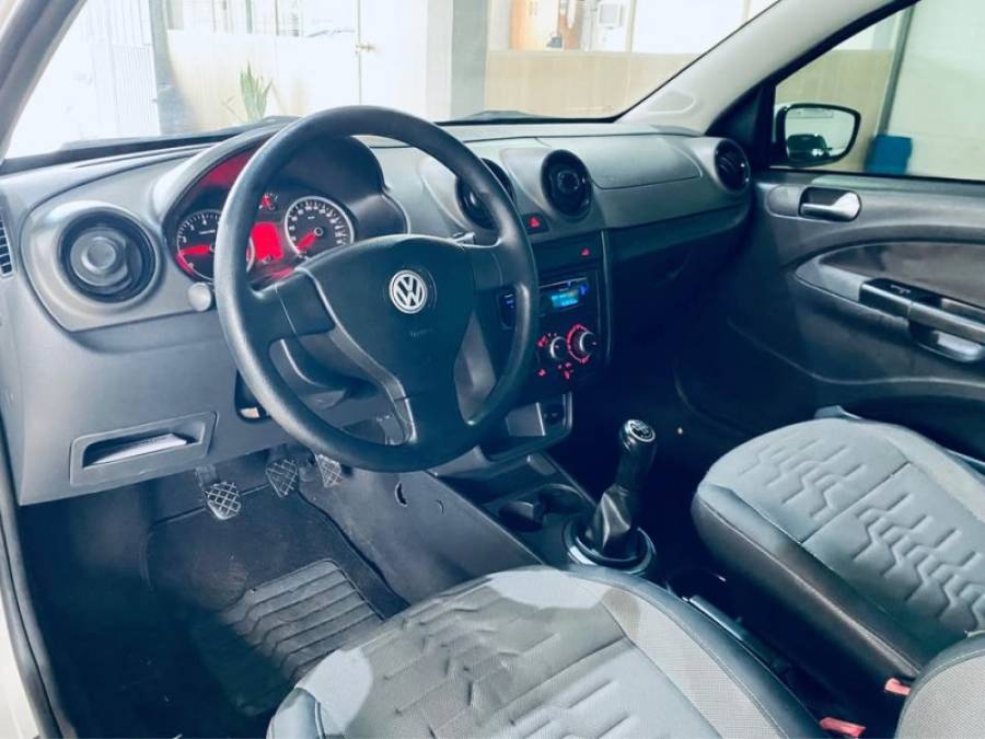 VOLKSWAGEN - SAVEIRO - 2011/2012 - Branca - R$ 49.990,00